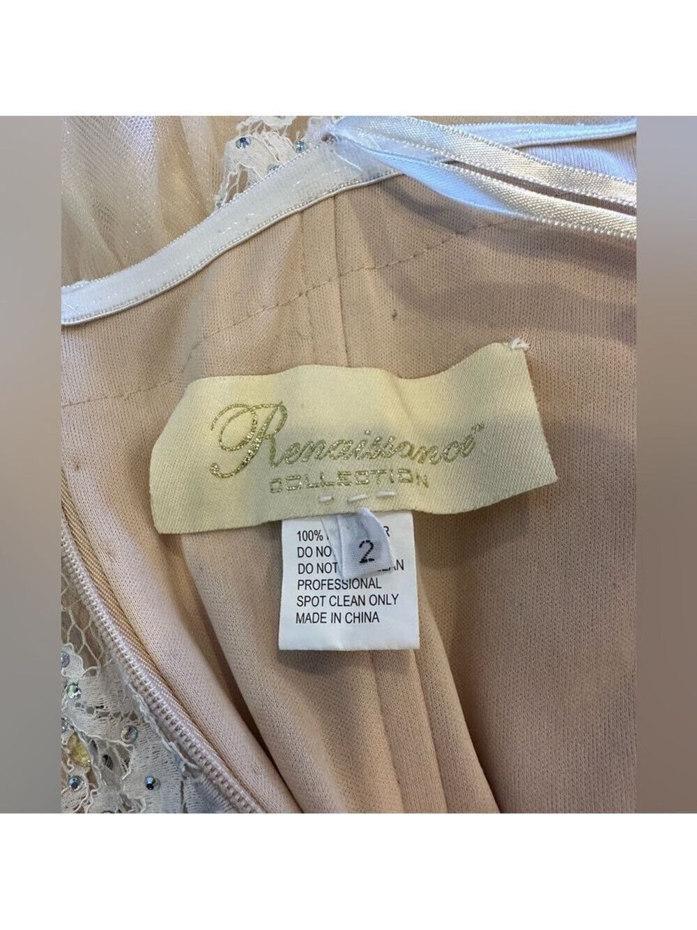 Renaissance Collection Sleeveless Lace & Beaded Top Ballgown Size 2 - Picture 3 of 7
